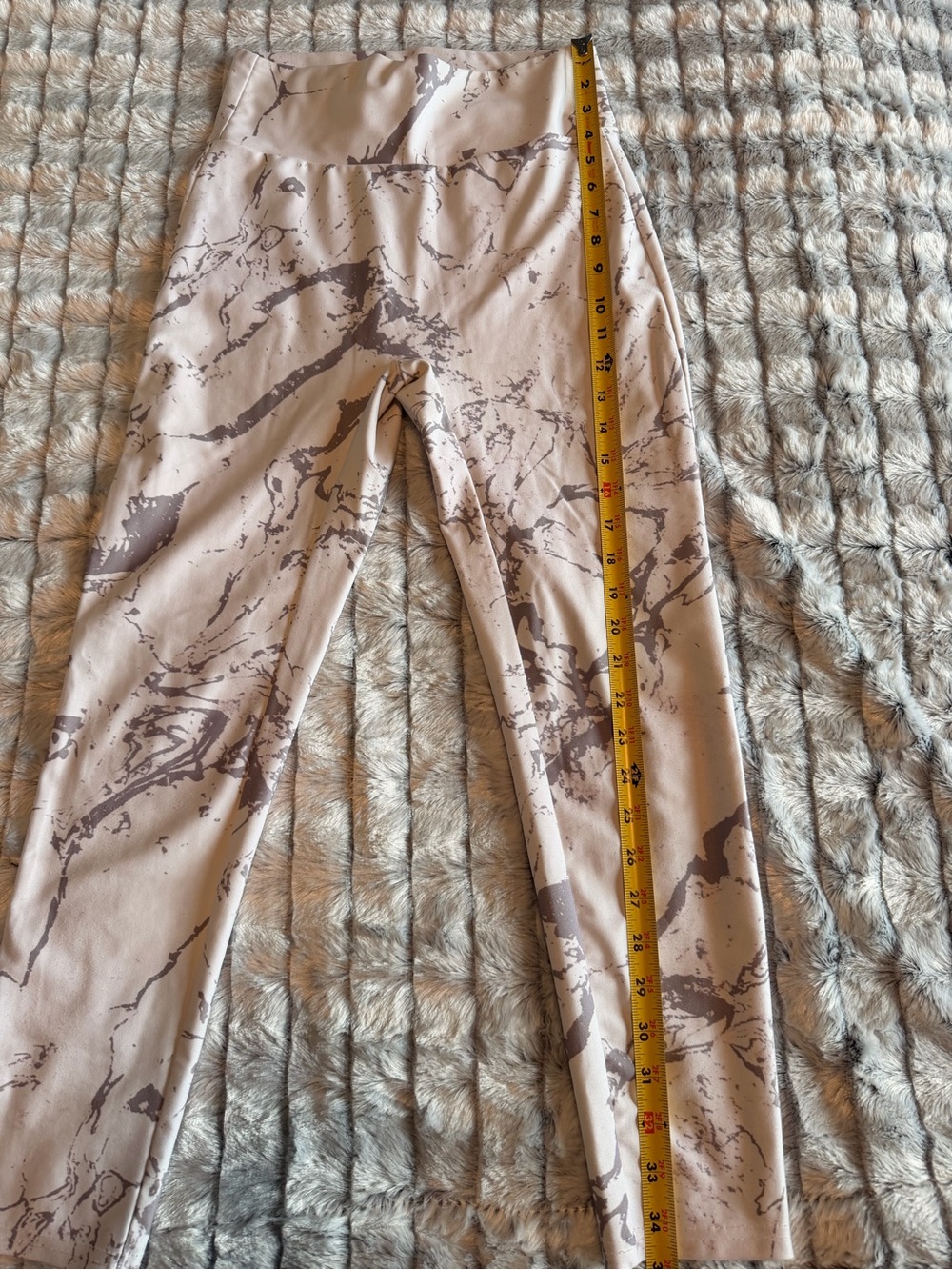 Amaryllis cream and gray marbled print leggings